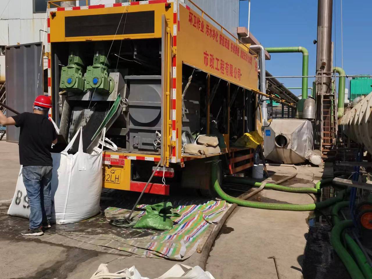 彭泽淤泥压干处理